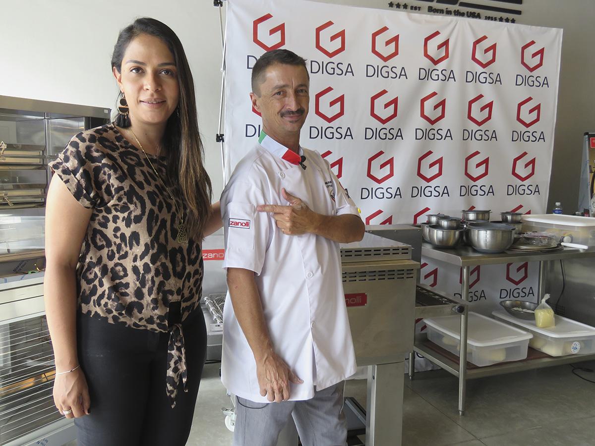 Lorena Pasos, Latam Export Manager de Zanolli y el chef italiano Walter Wilfling.