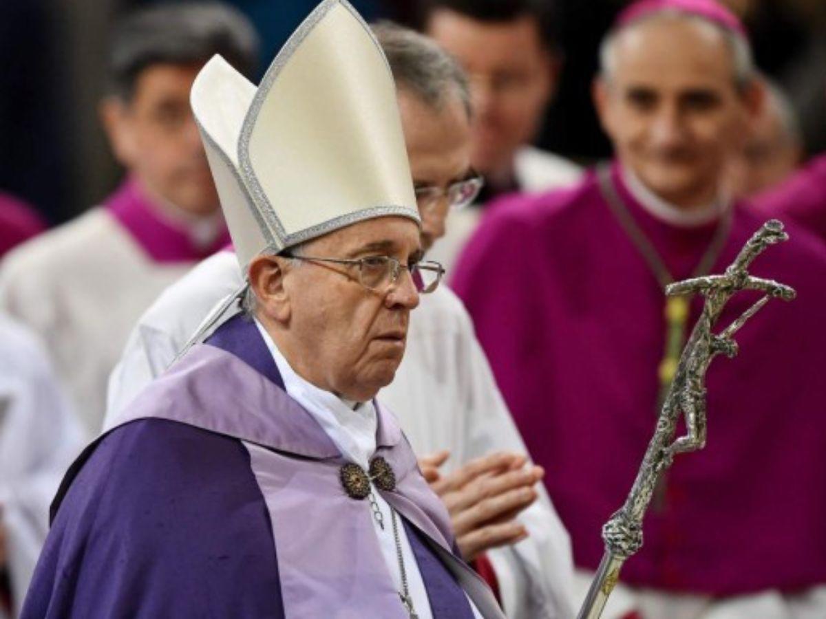 Mhoni Vidente predice fin de Francisco y la nacionalidad del nuevo Papa