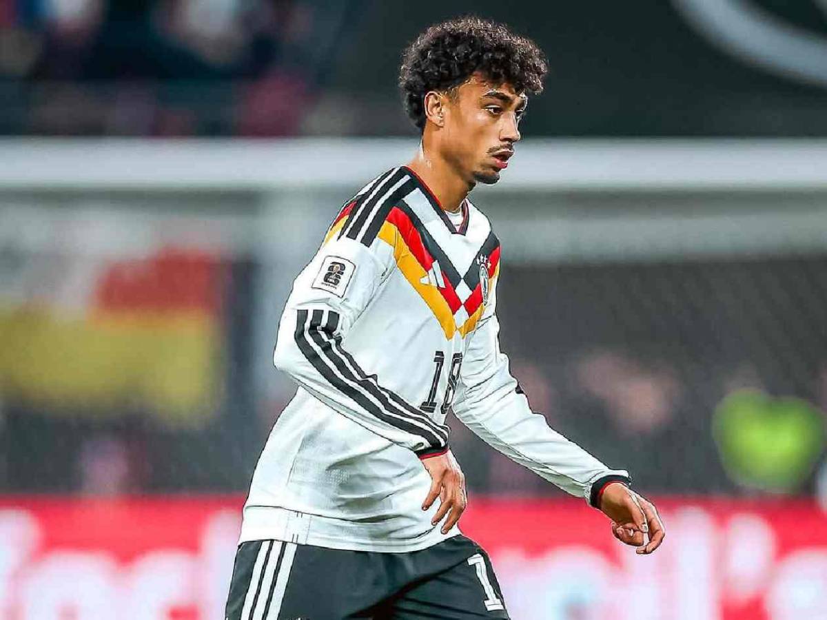 Hansi Flick lo sentó y tendría a su sustituto: el nuevo fichaje para el Barcelona