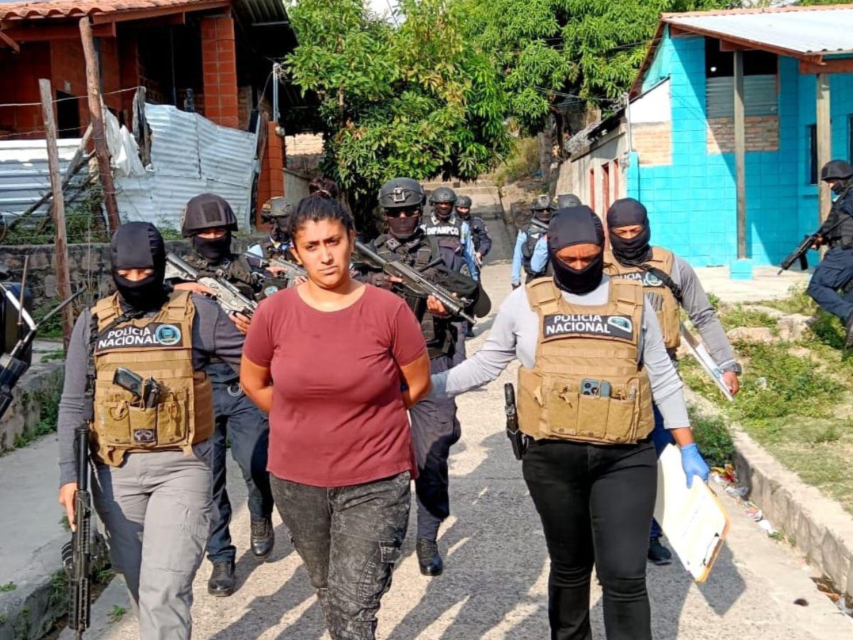 Capturan a mujeres vinculadas a red de extorsión digital de la 18