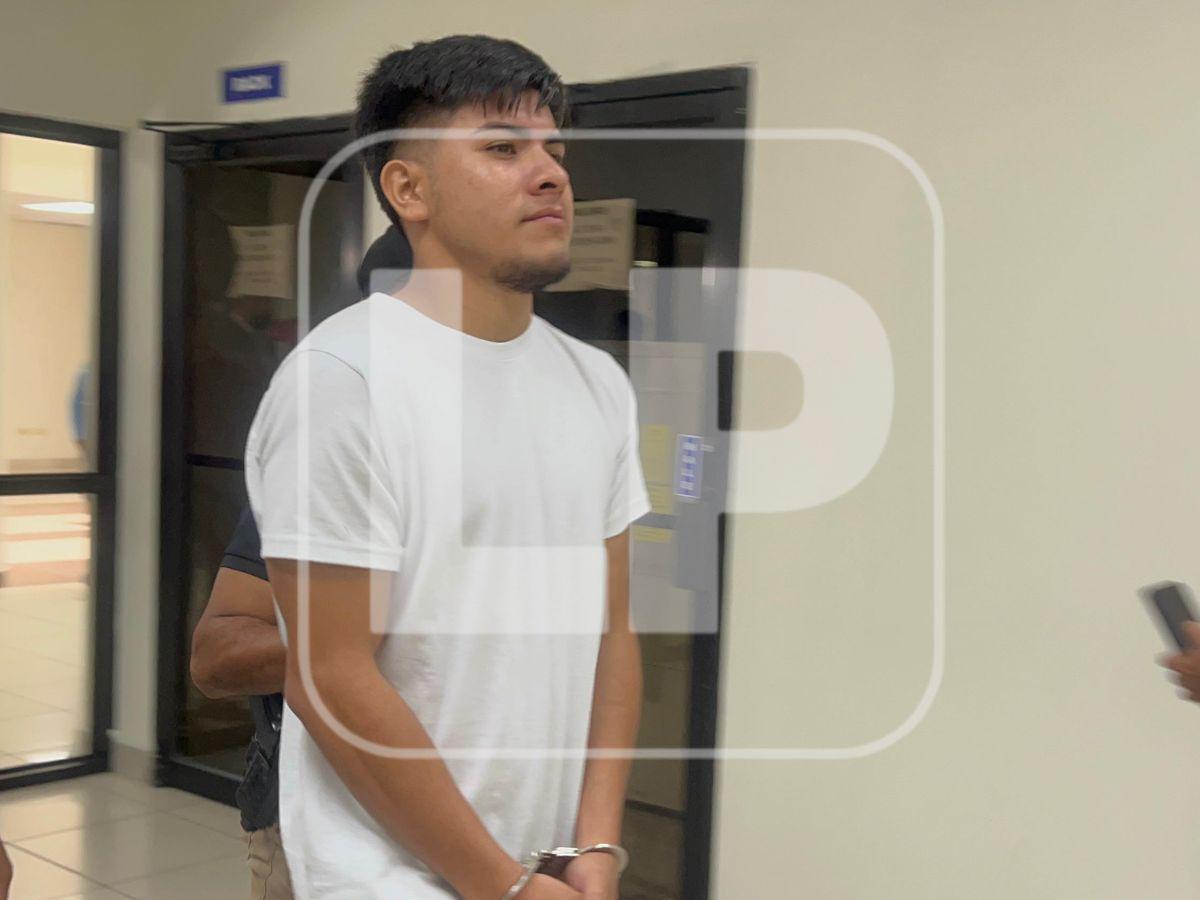 Con sonrisa en el rostro: así llegó a los juzgados el acusado de asesinar a Katherine Fuentes