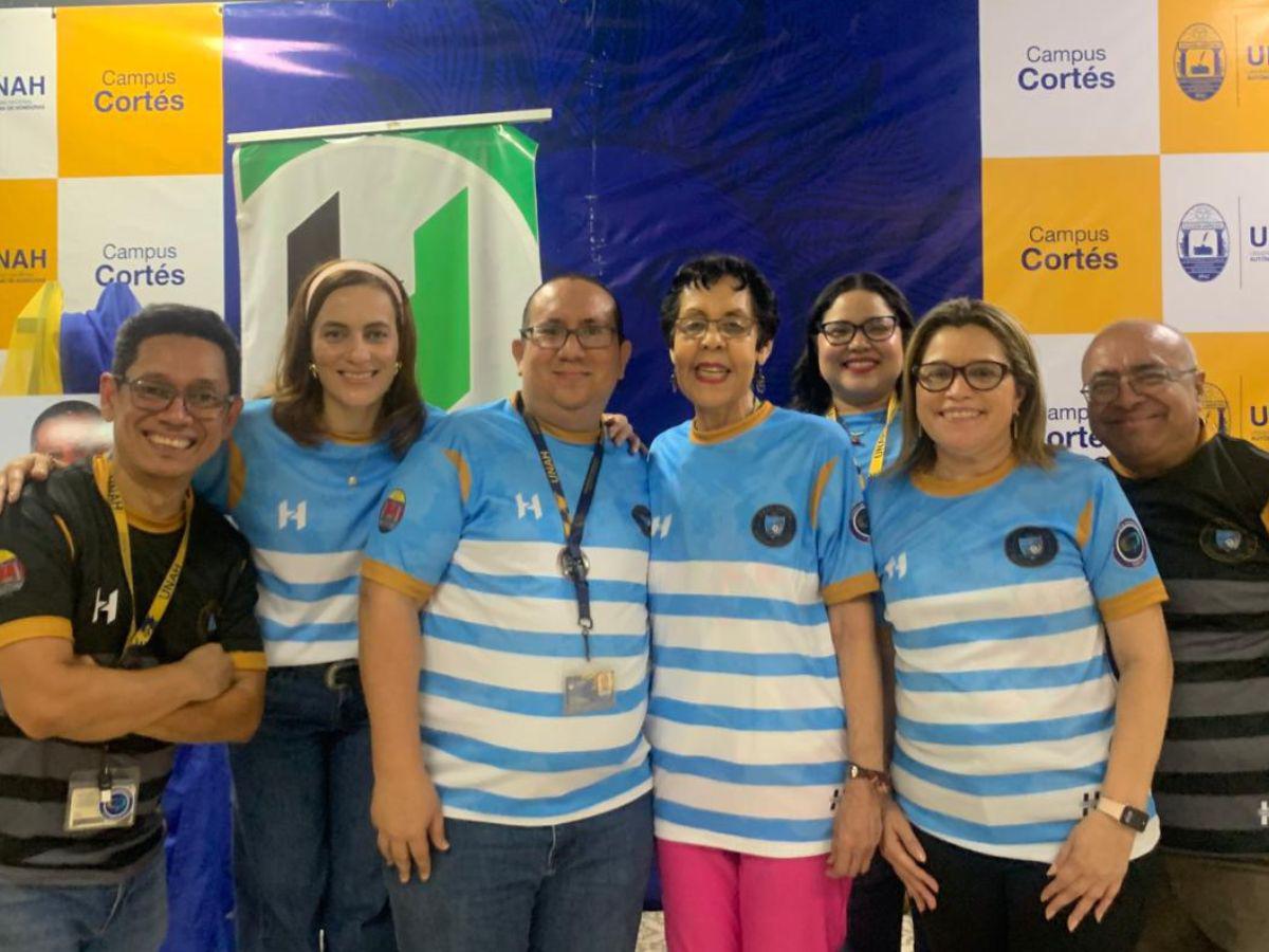 Equipo Periodismo FC presenta uniforme en homenaje al periodista René Gavarrete en Unah-Cortés