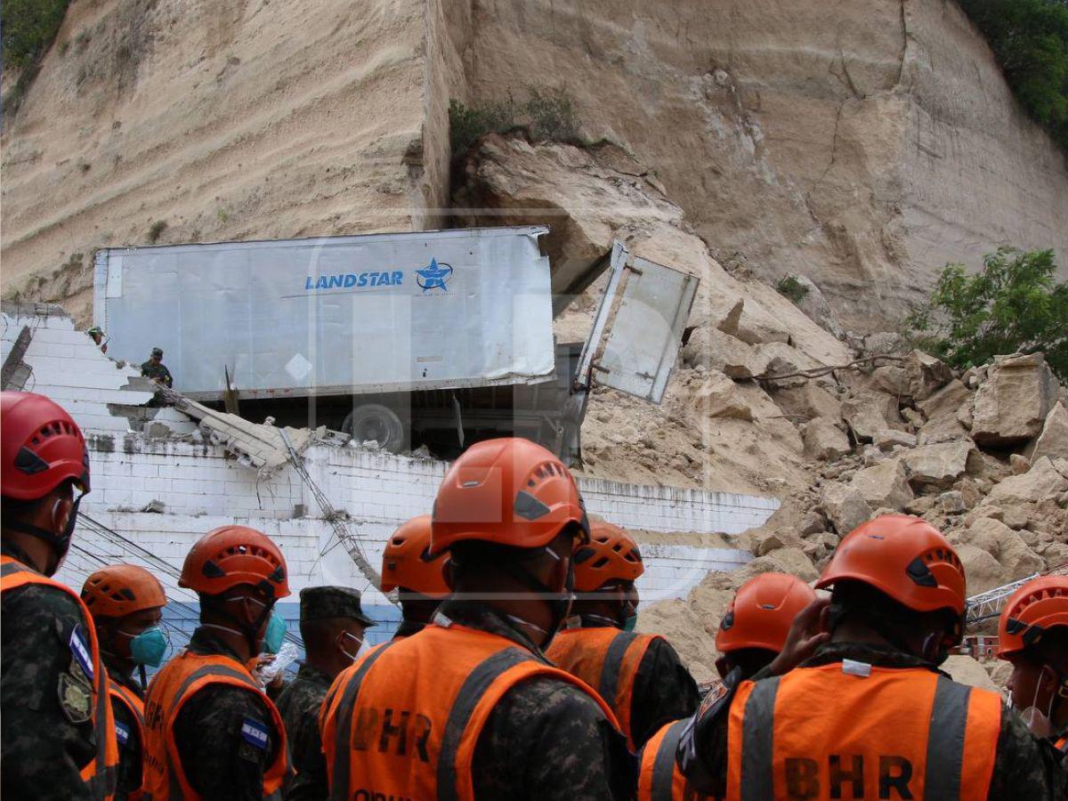 Días antes del derrumbe en Loarque le dieron vacaciones al encargado de abrir la oficina