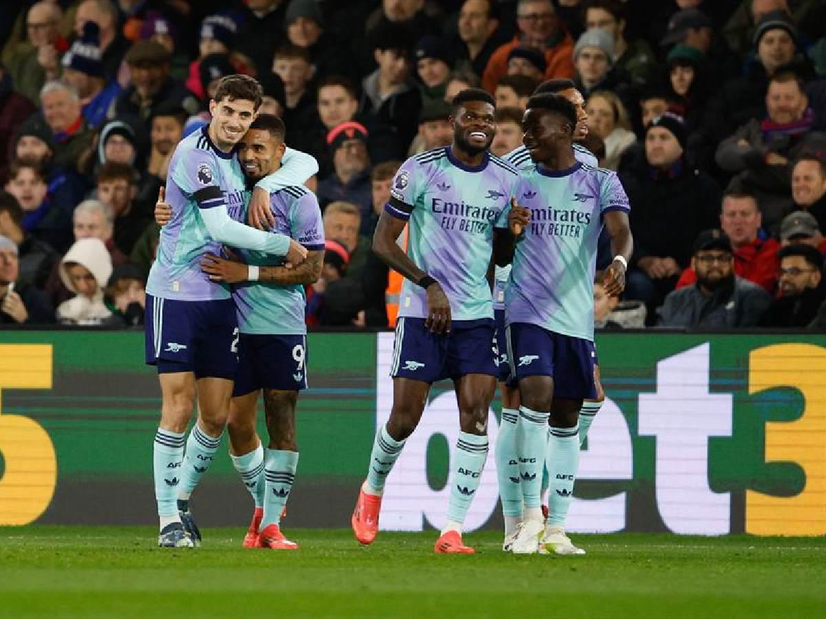 Arsenal propina ‘manita’ y sigue de pie en la lucha por la Premier League