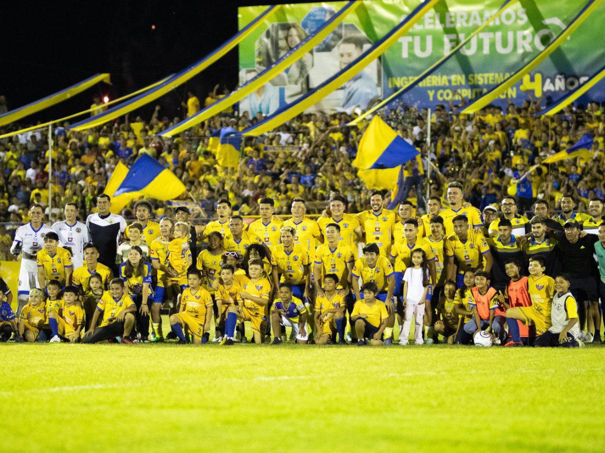 Futbolista hondureño está a las puertas de consagrarse campeón en El Salvador