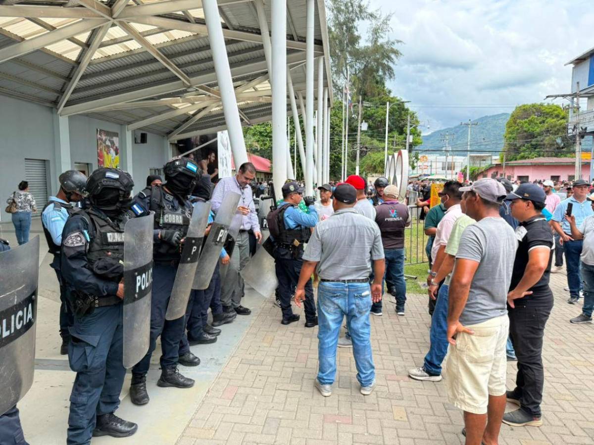 Retan a Alexander López a mostrar punto de acta donde se autoriza aumento a tasa vial