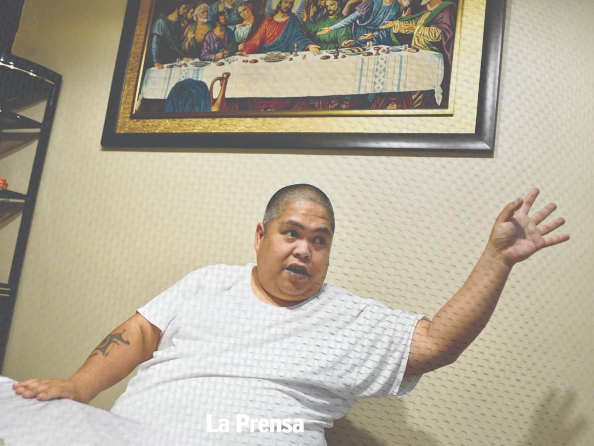 Acusan a 11 policías de millonario robo a filipino