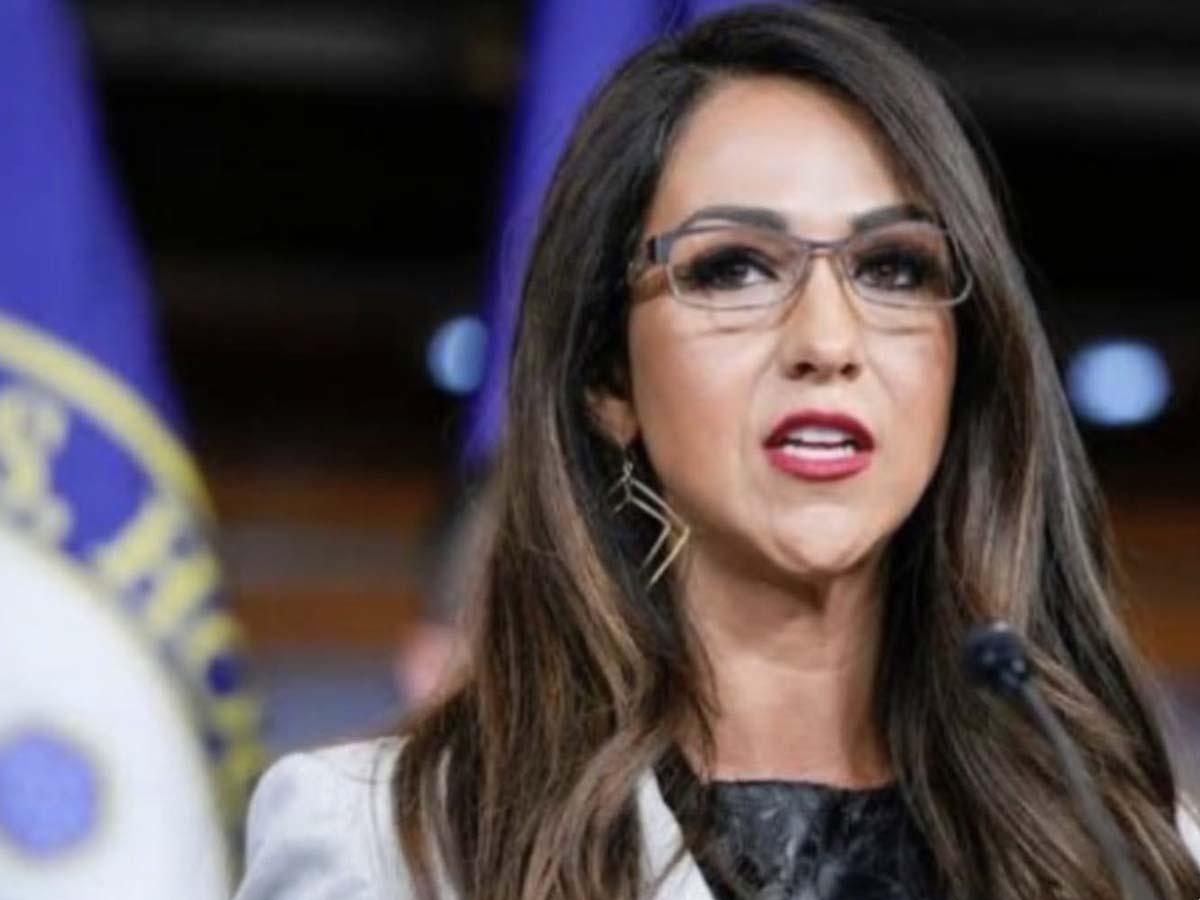 Acusan a congresista Lauren Boebert de mantener relaciones con tres empleados