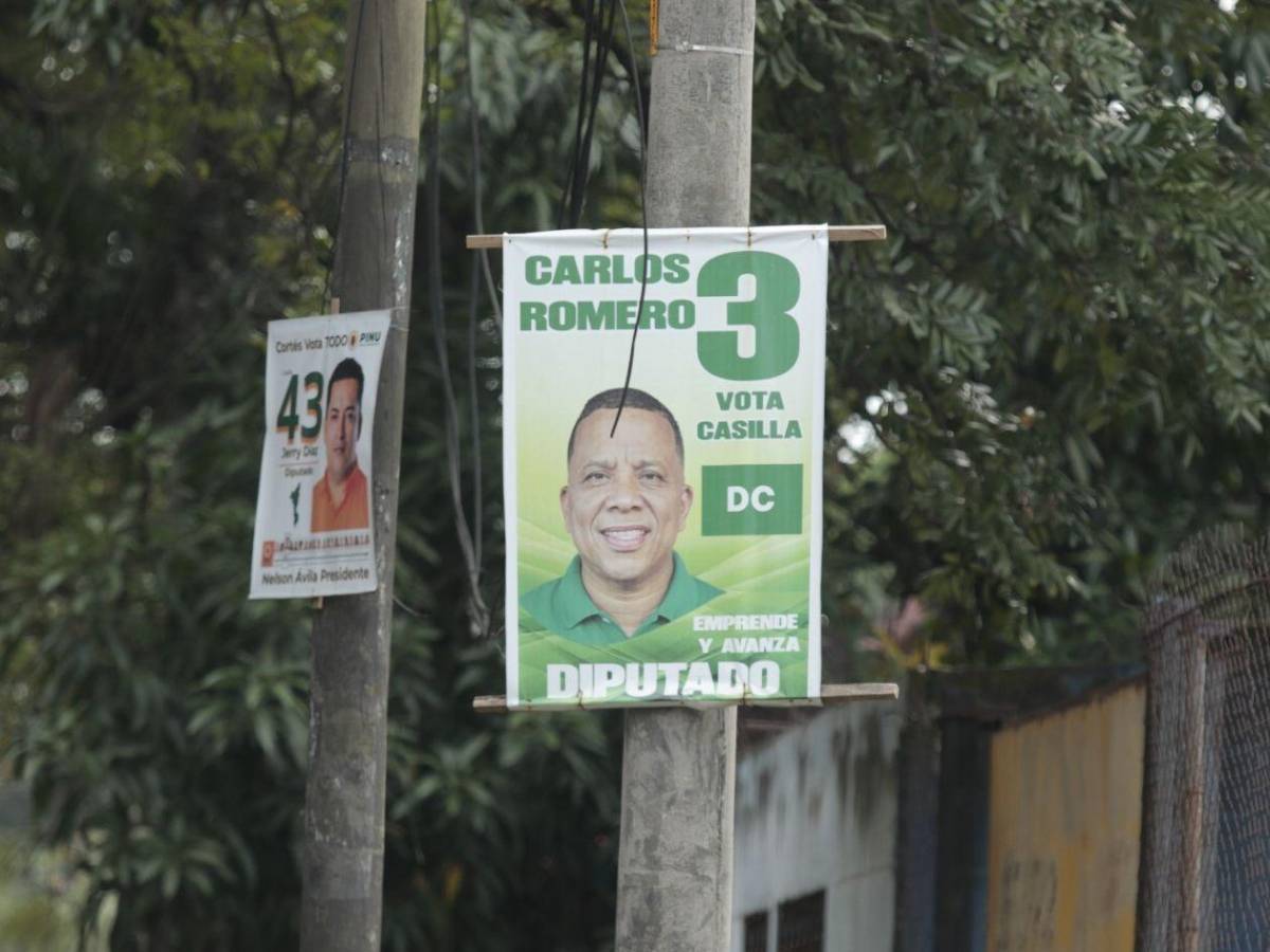 Estos políticos aún no retiran propaganda de las calles de San Pedro Sula