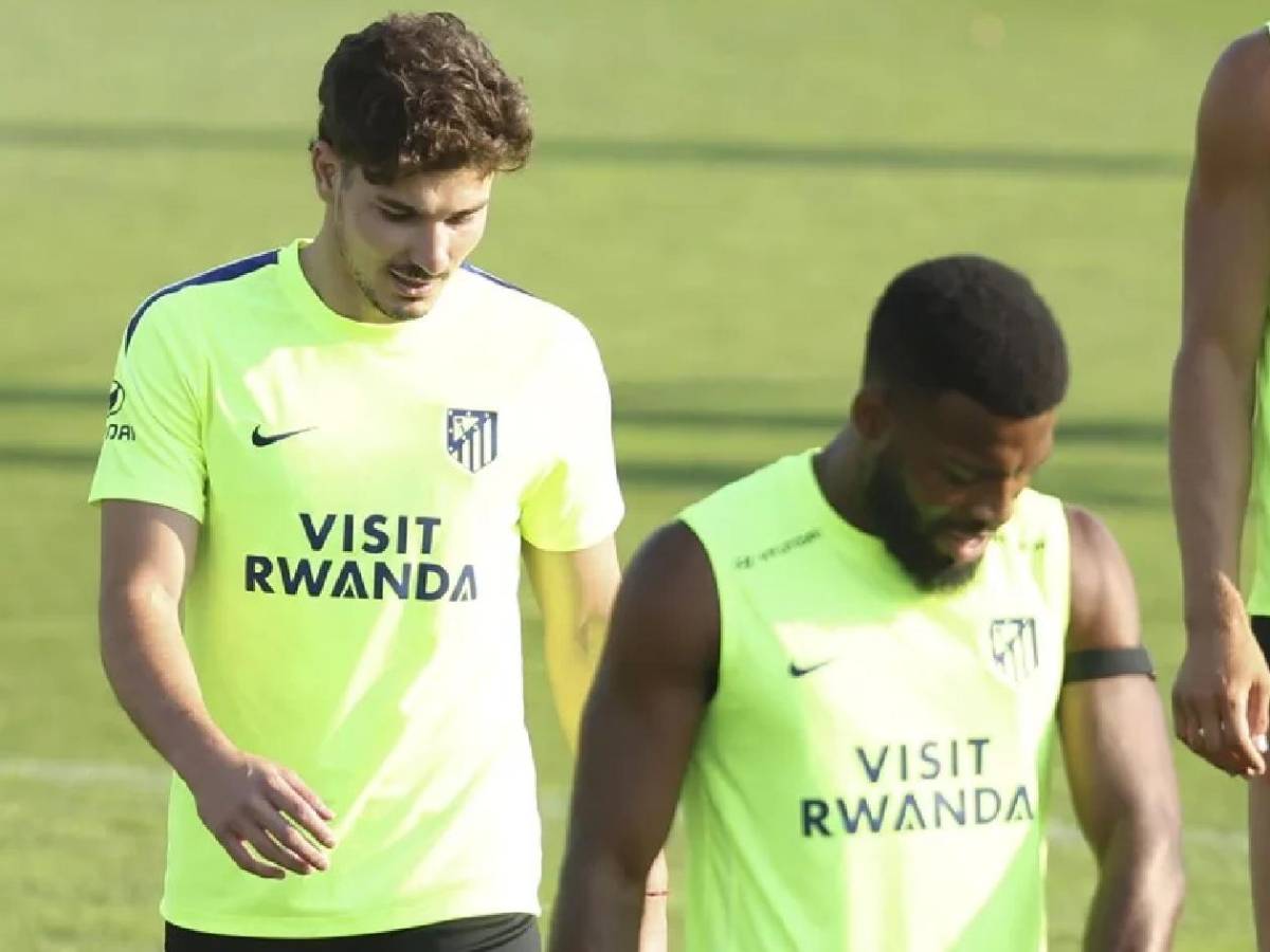 Barcelona cierra otra venta, club negocia fichaje de Julián y revés con Lautaro