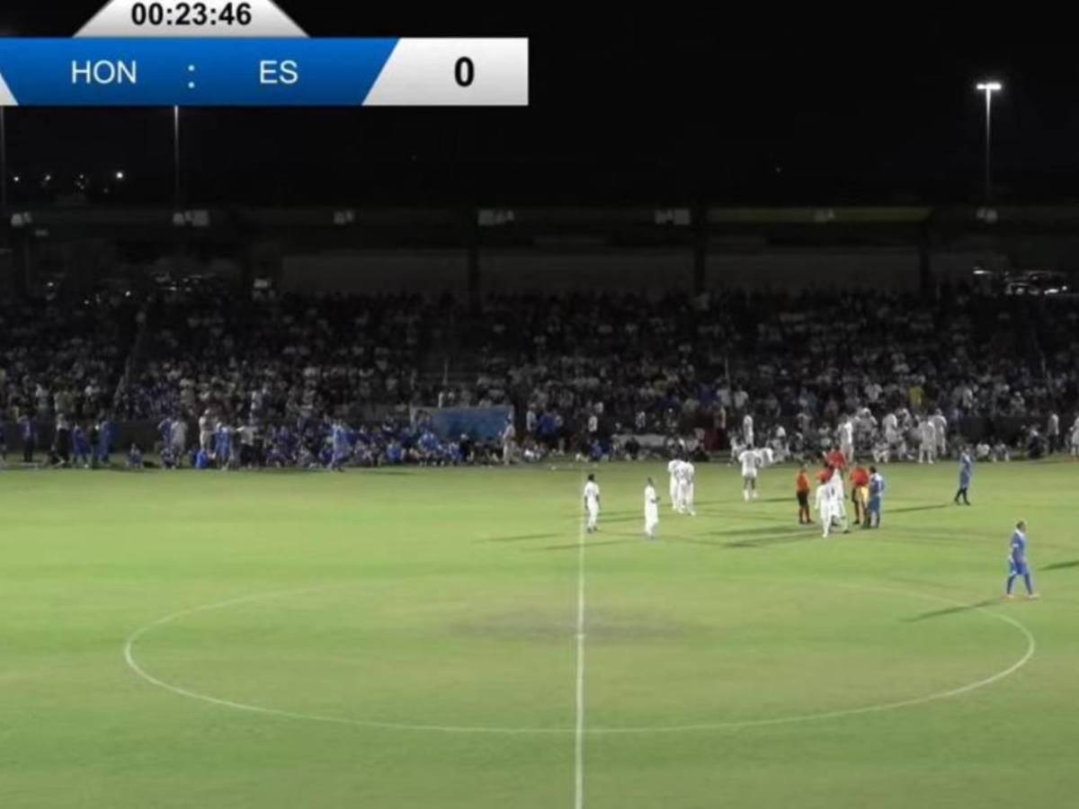 La Tafloo y Carlos Espina protagonizan agarrón en redes tras partido de tiktokers