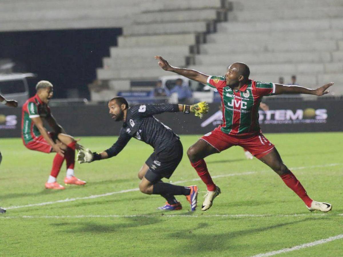 Tremenda pelea de jugadores, tristeza de Keosseián y percance con hincha