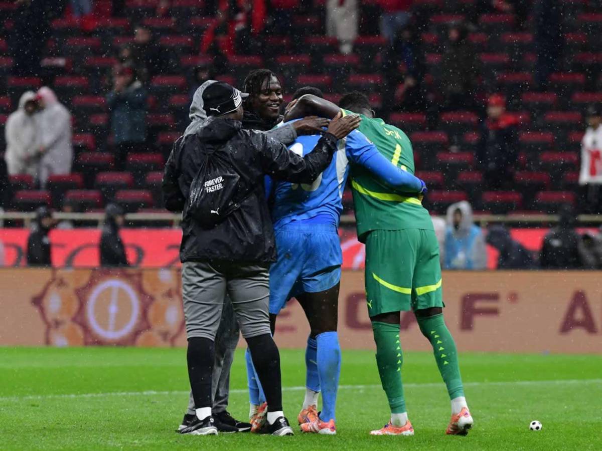 Escándalo Copa África: Senegal se va del campo vs Marruecos, vuelve y es campeón