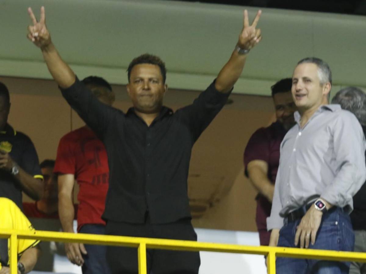 Bailes, locura del Real España, Pavón sorprendió, ¿qué pasó con Tilguath?