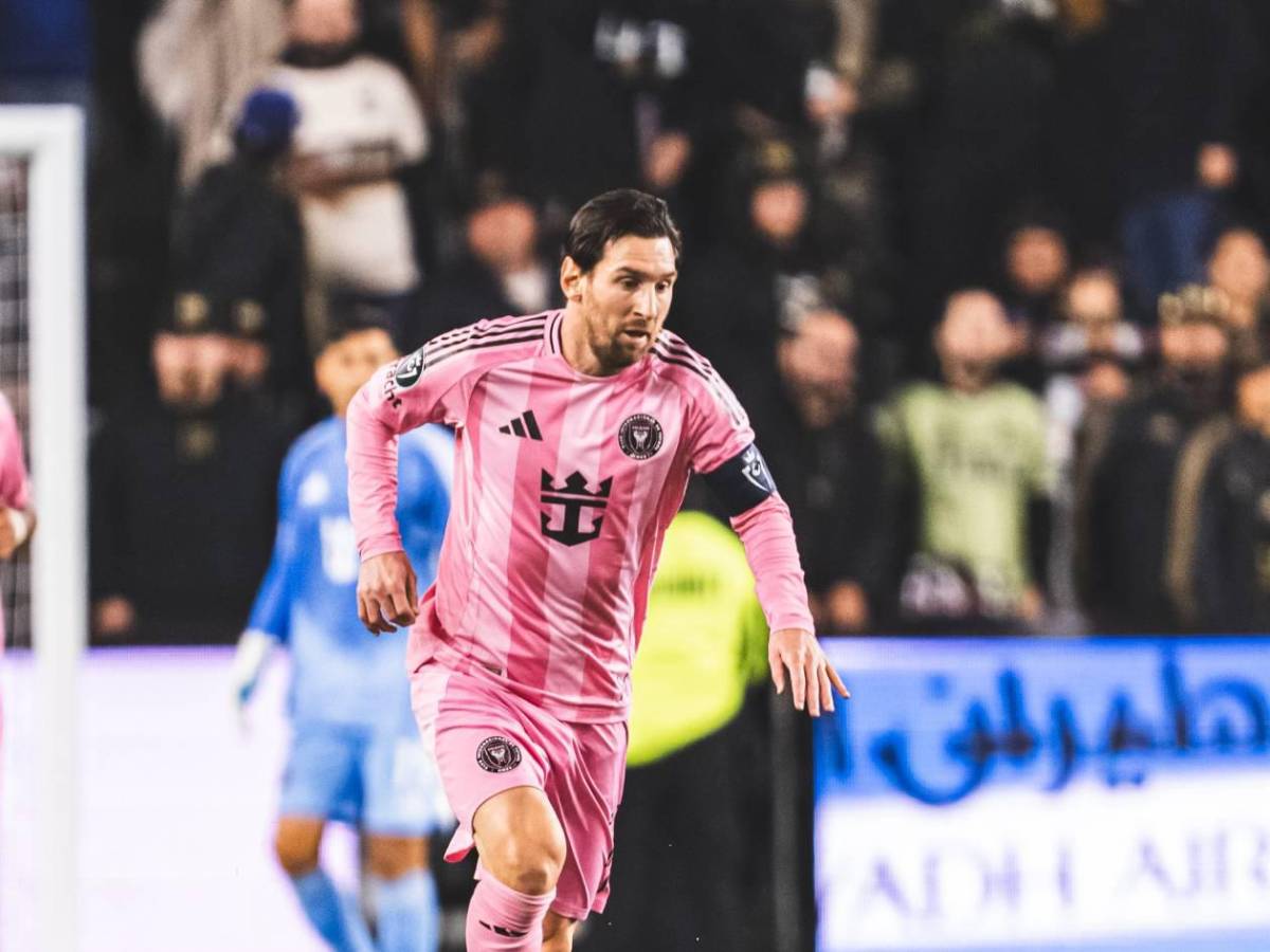 Messi, molesto por salvadoreño y recibe burla en Champions de Concacaf