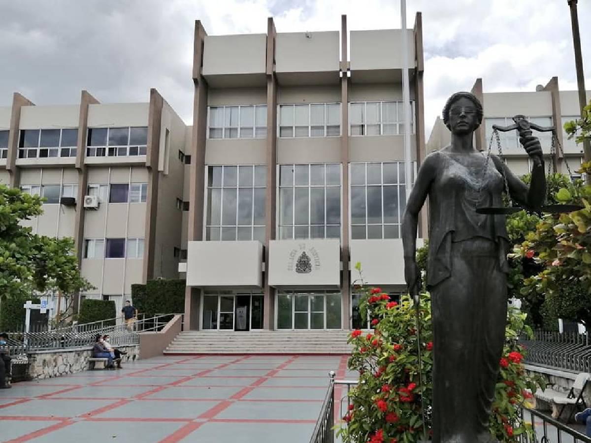 Auto de formal procesamiento para exfuncionario del Sanaa