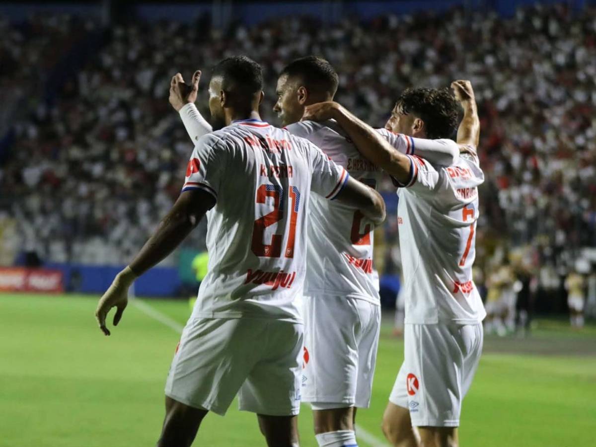 Olimpia da el golpe en Concacaf, dedicatoria, crack de Brasil y periodista roba miradas