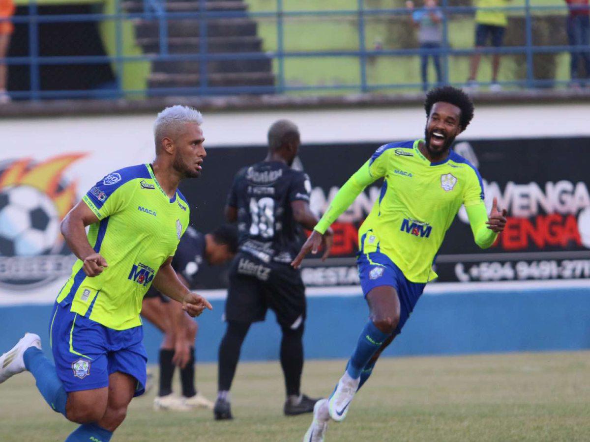 Alex López anotó por la vía penal.