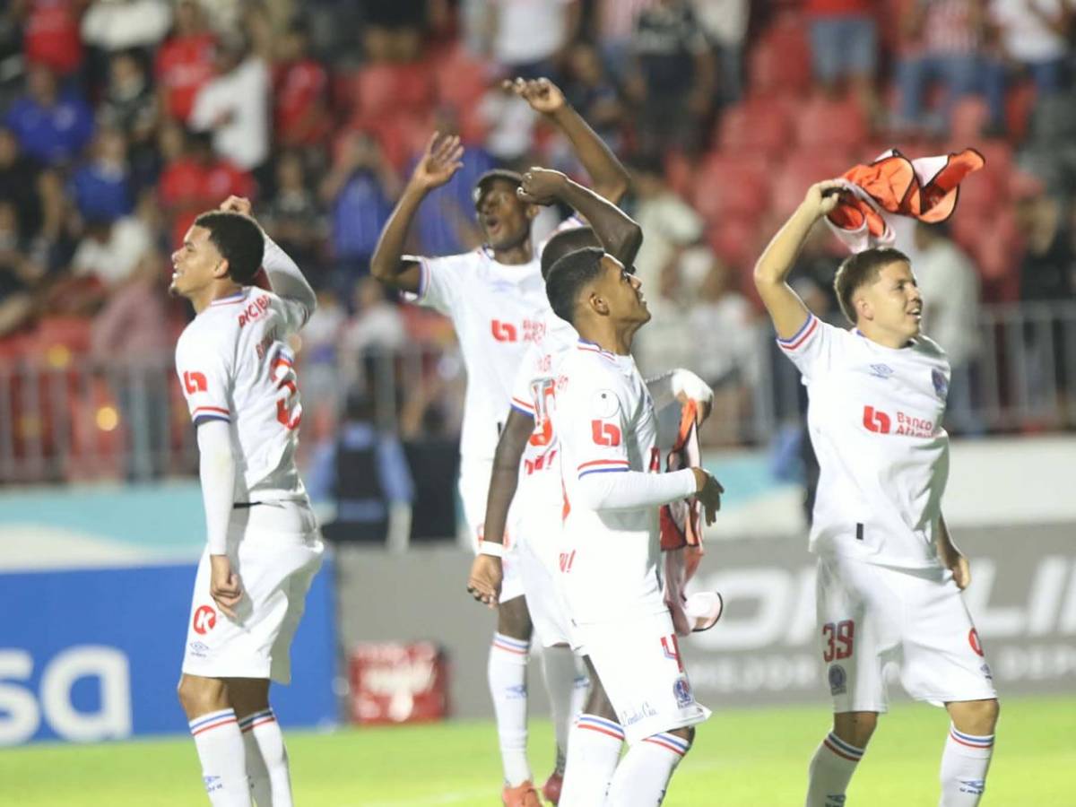 Del Mundial a Honduras, héroe de Olimpia para ganar Supercopa y cariñitos a jugador de Motagua