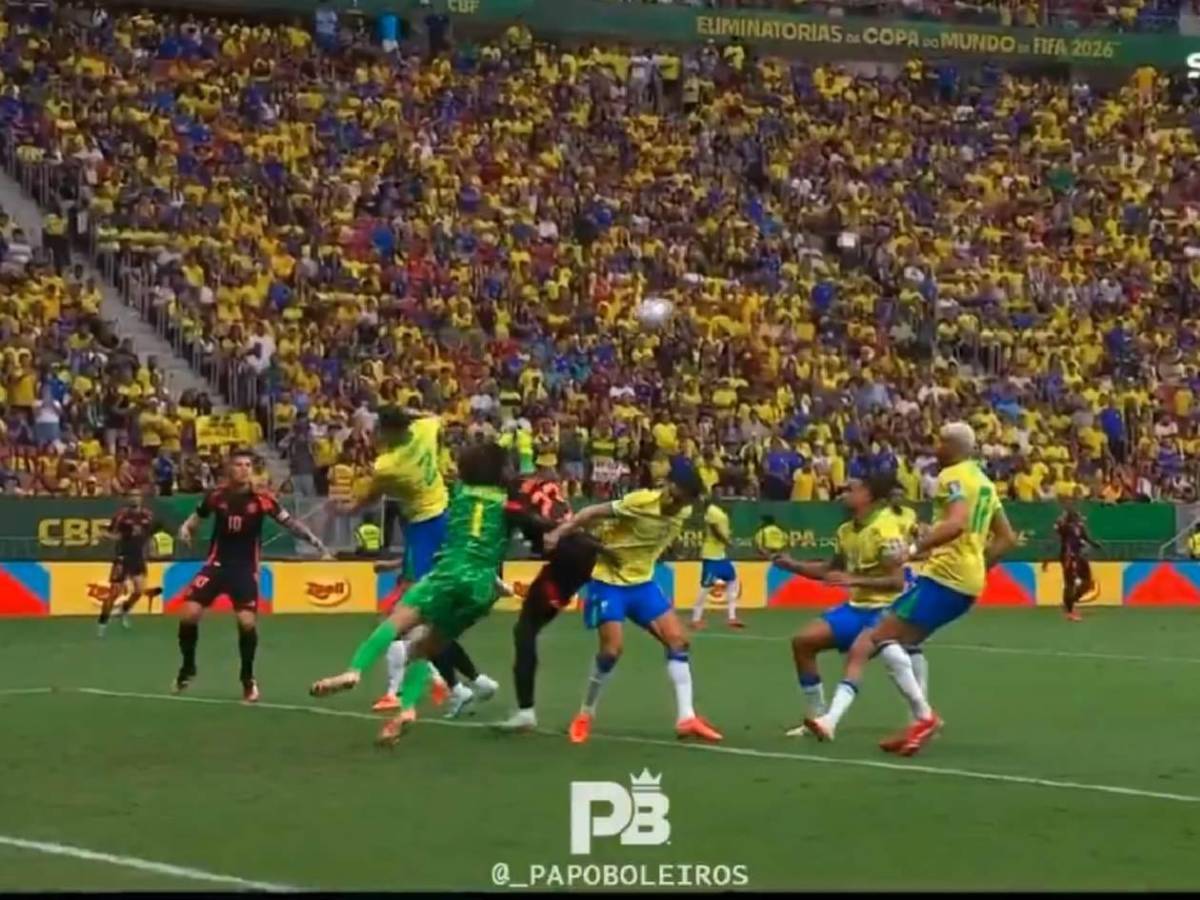 La razón de la bronca Raphinha-Vinicius y fuerte choque en el Brasil-Colombia