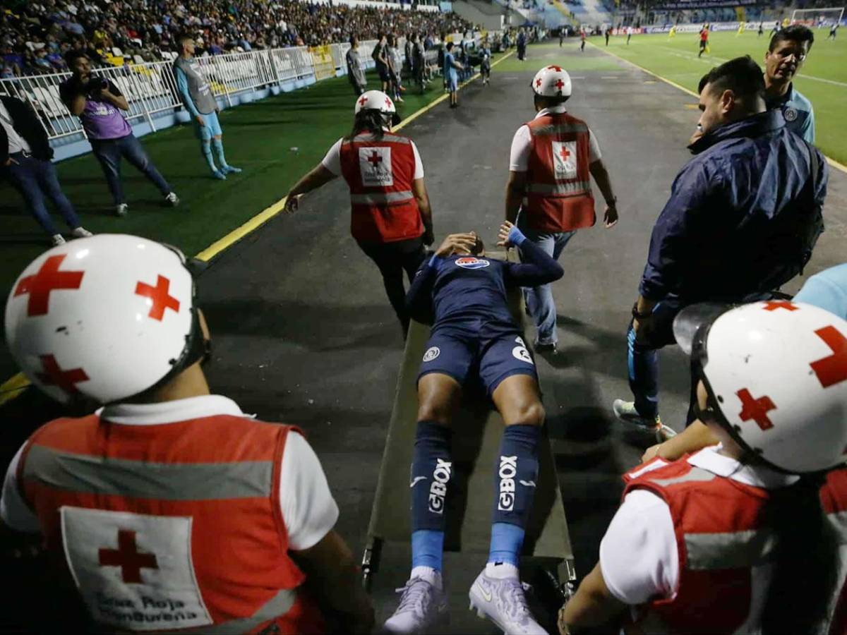 El 'frío' festejo de figura de Motagua, sufrimiento de Real España, susto y enfado