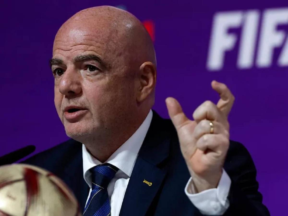 Escándalo sacude a FIFA: destapan salario secreto de Infantino y acuerdo con Trump