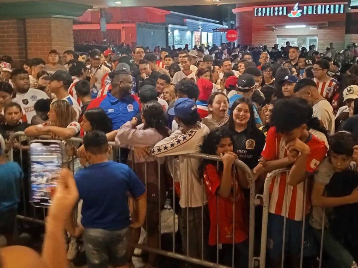 Banderazo al Olimpia: Sorpresa con auto y gesto de Edwin Rodríguez