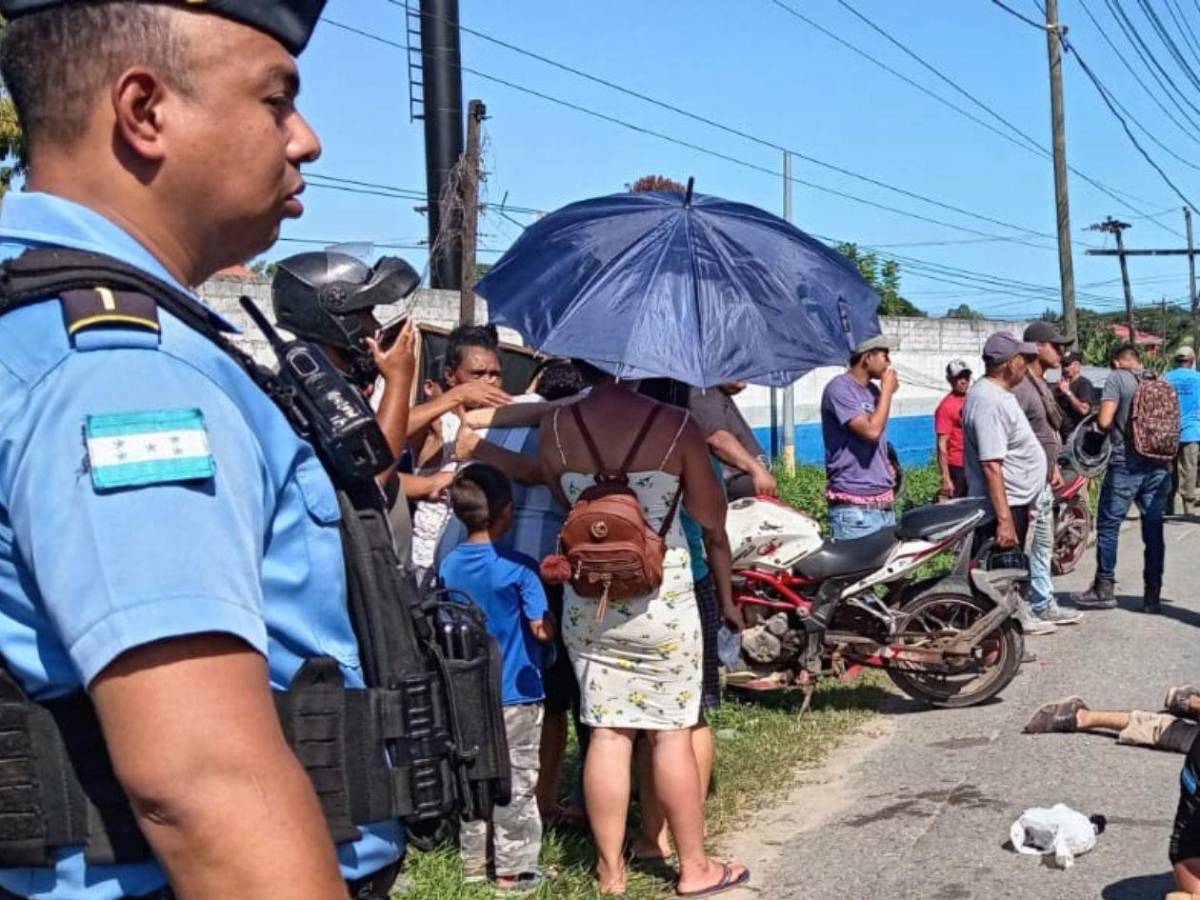 Llanto y dolor: Padre e hijo mueren arrollados por rastra en La Ceiba
