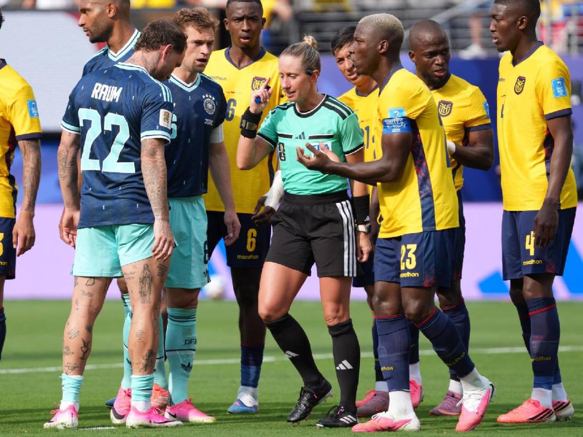 Mundial: Lágrimas de Ecuador, DT se volvió loco con su esposa y decepción en Alemania