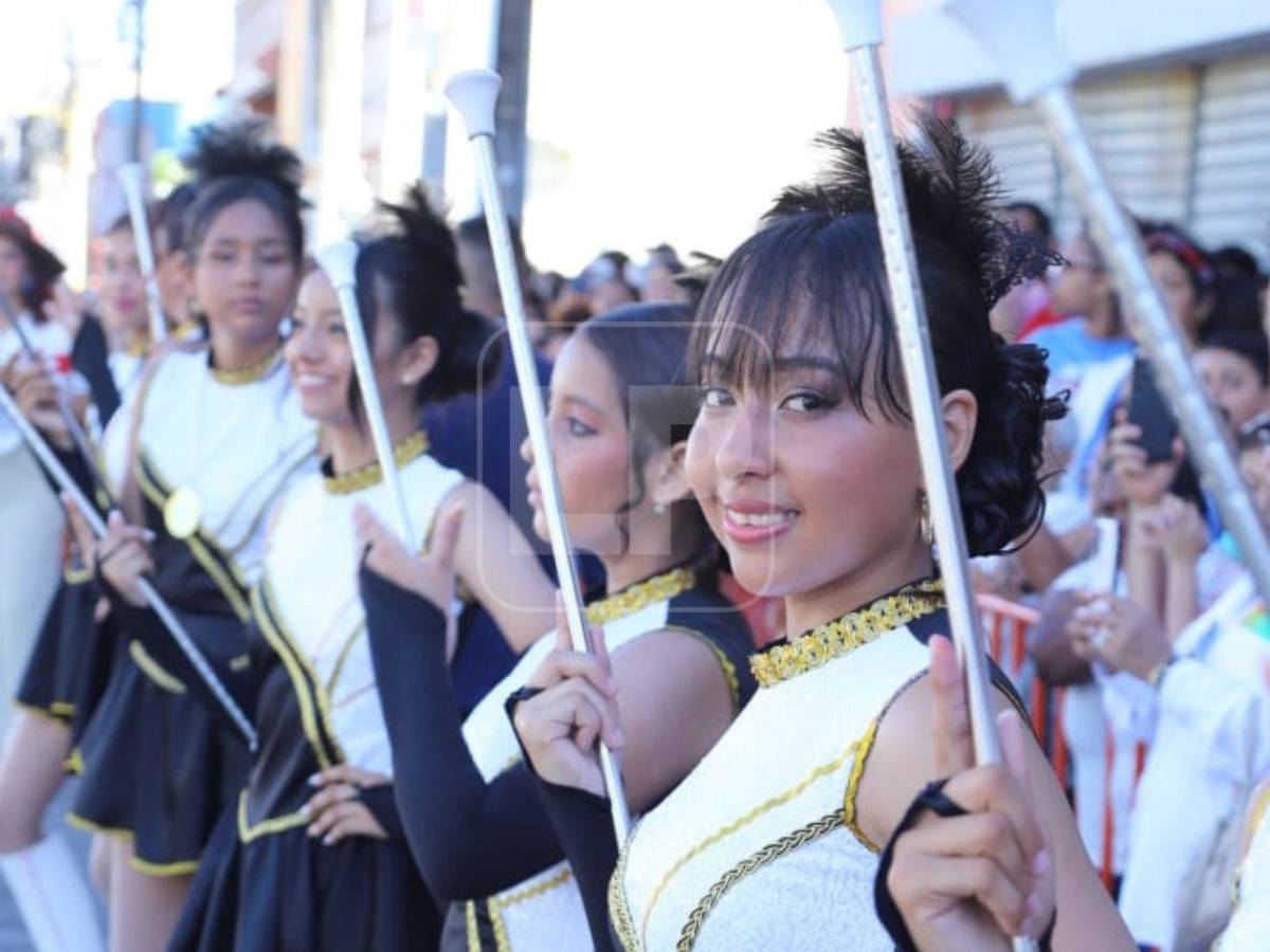 ¿Wall-E en La Ceiba? Las imágenes más destacadas de los desfiles ceibeños