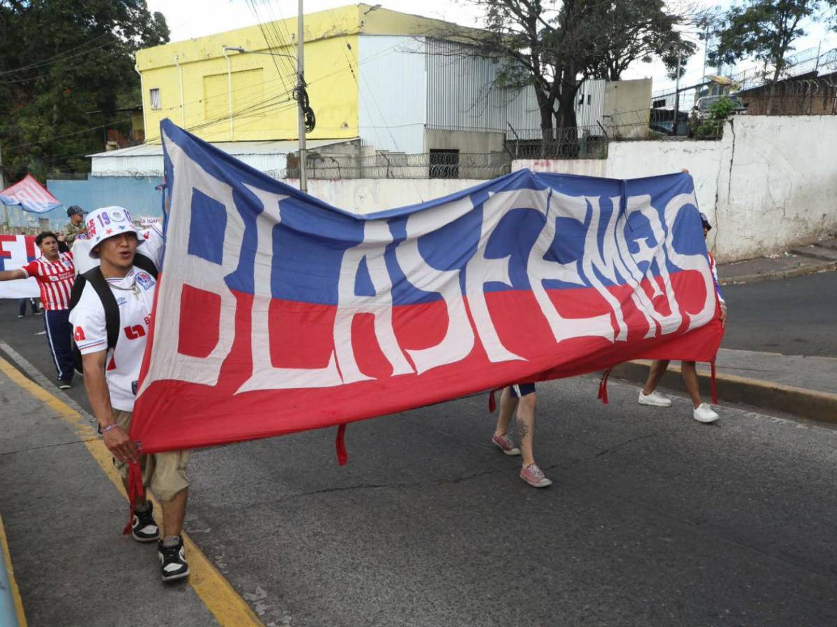 La Ultra Fiel pone color en el clásico Olimpia–Real España; un detenido en la previa