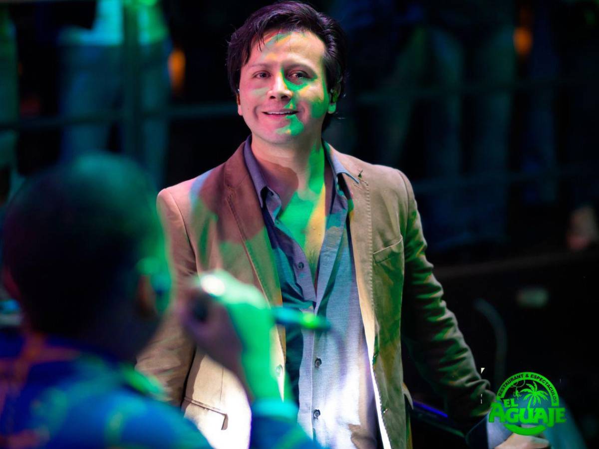 Sicarios atacan a balazos a grupo musical en pleno show; hay 2 heridos