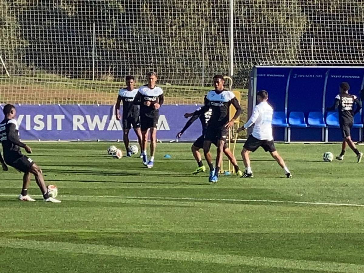Honduras inicia nueva era: tres “fichajes” sorprenden en primer entrenamiento de Molina