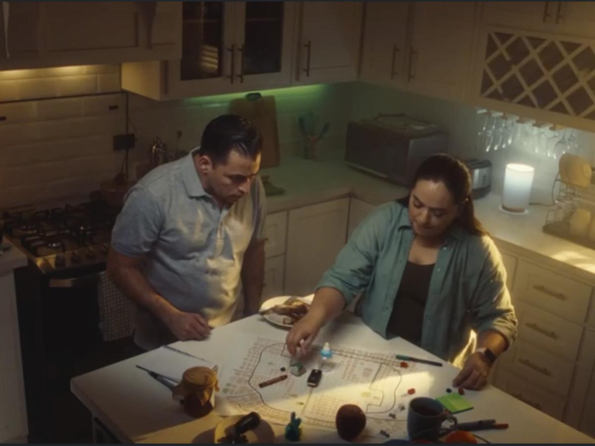 La campaña “Ahórrate” de Farmacias del Ahorro destaca los beneficios que ofrecen a los consumidores, entre ellos la app que les permite ahorrar tiempo.