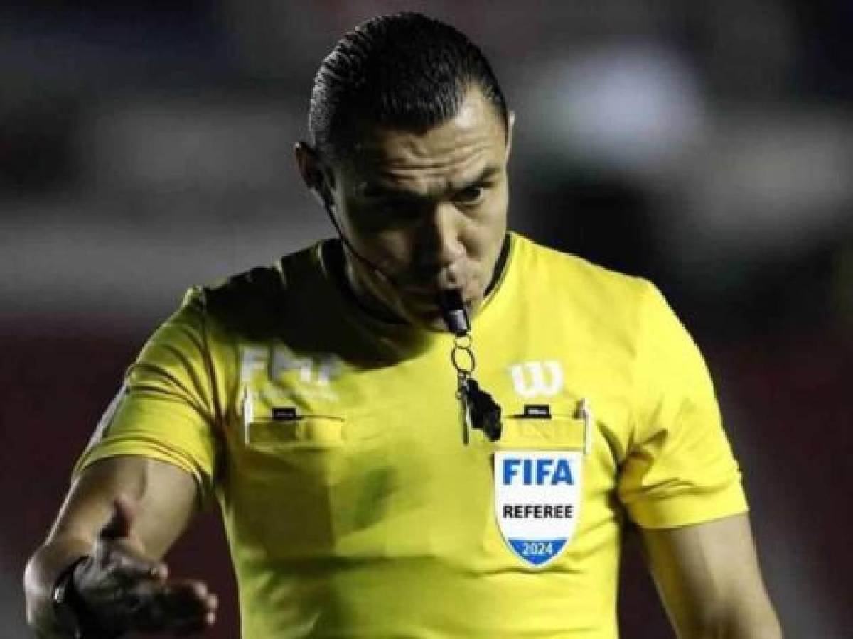 Sale a la luz el brutal castigo que recibió árbitro que pidió autógrafo a Messi