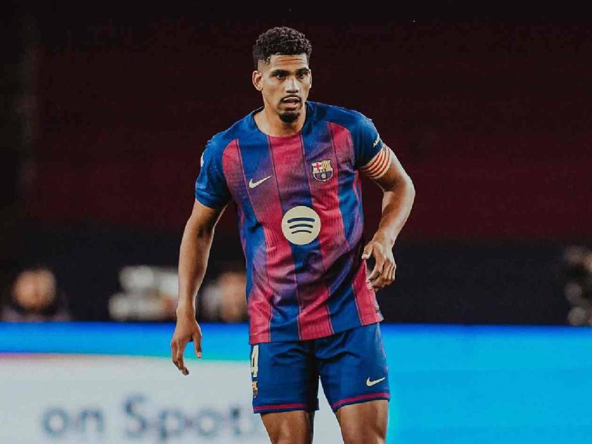 Araújo pidió un tiempo al Barcelona para no jugar: revelan increíble motivo