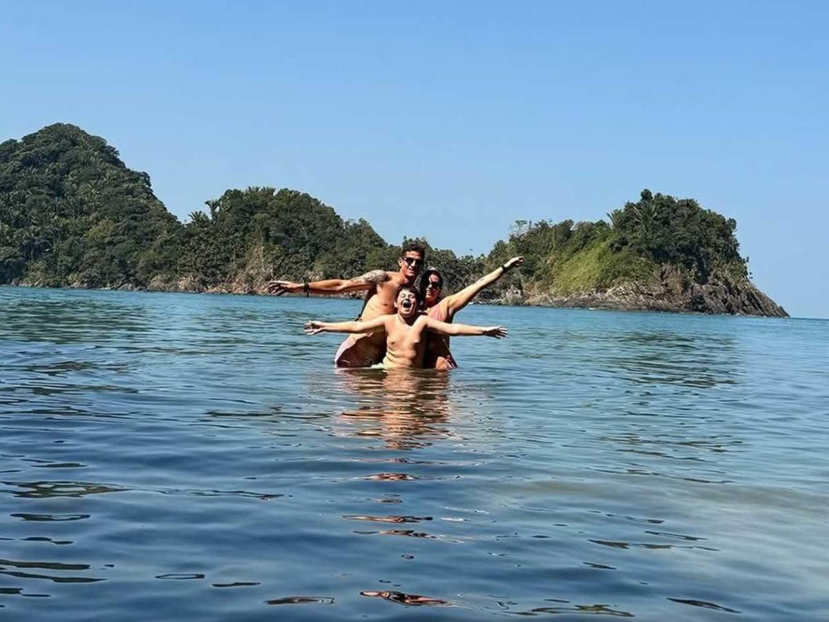 Con sus parejas: Futbolistas de Liga Nacional disfrutan del parón de selecciones