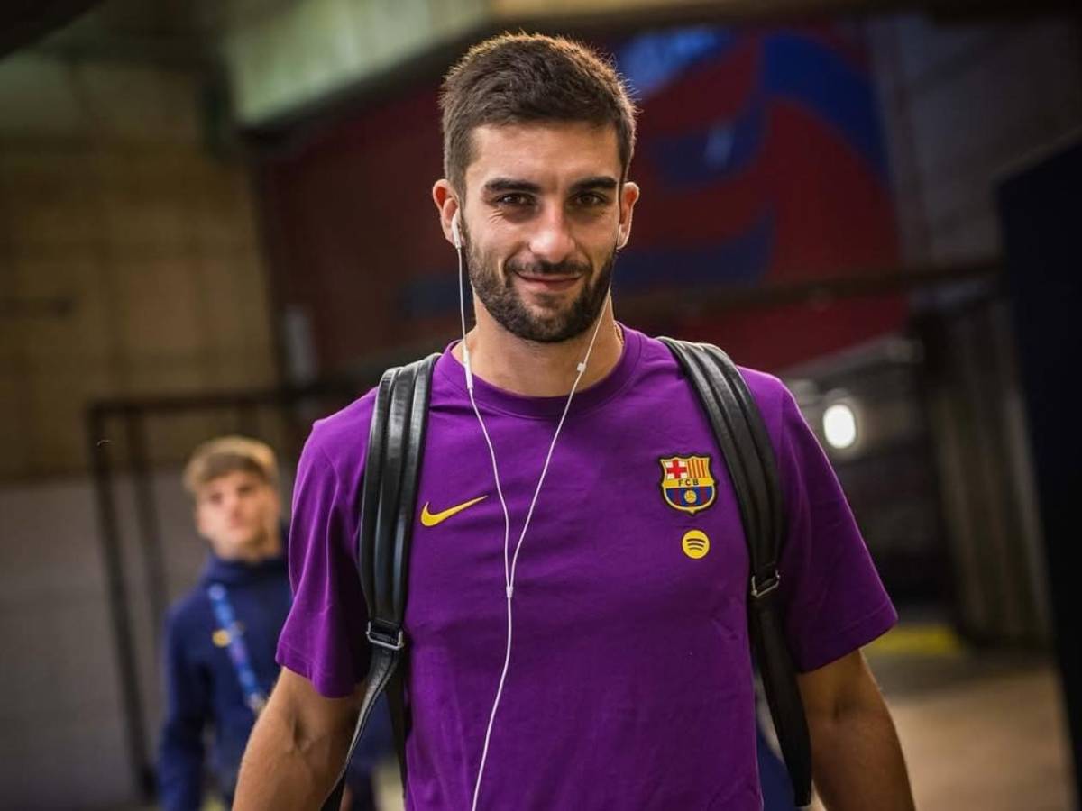 Hansi Flick, molesto con dos jugadores del Barcelona tras ridículo ante Chelsea