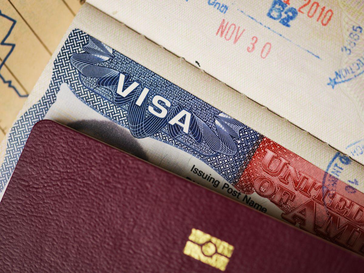 Imponen duras restricciones a visa de trabajo y desata temor en trabajadores y empresas