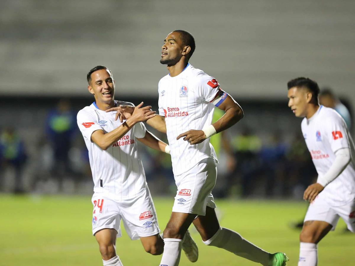 Jerry Bengtson le puso la cereza al pastel a la goleada del Olimpia con el 4-0.