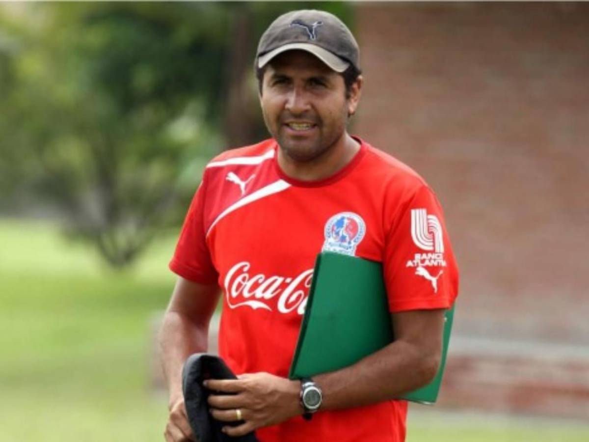 ¿Un campeón del mundo? Estos técnicos podrían llegar al Olimpia por Eduardo Espinel