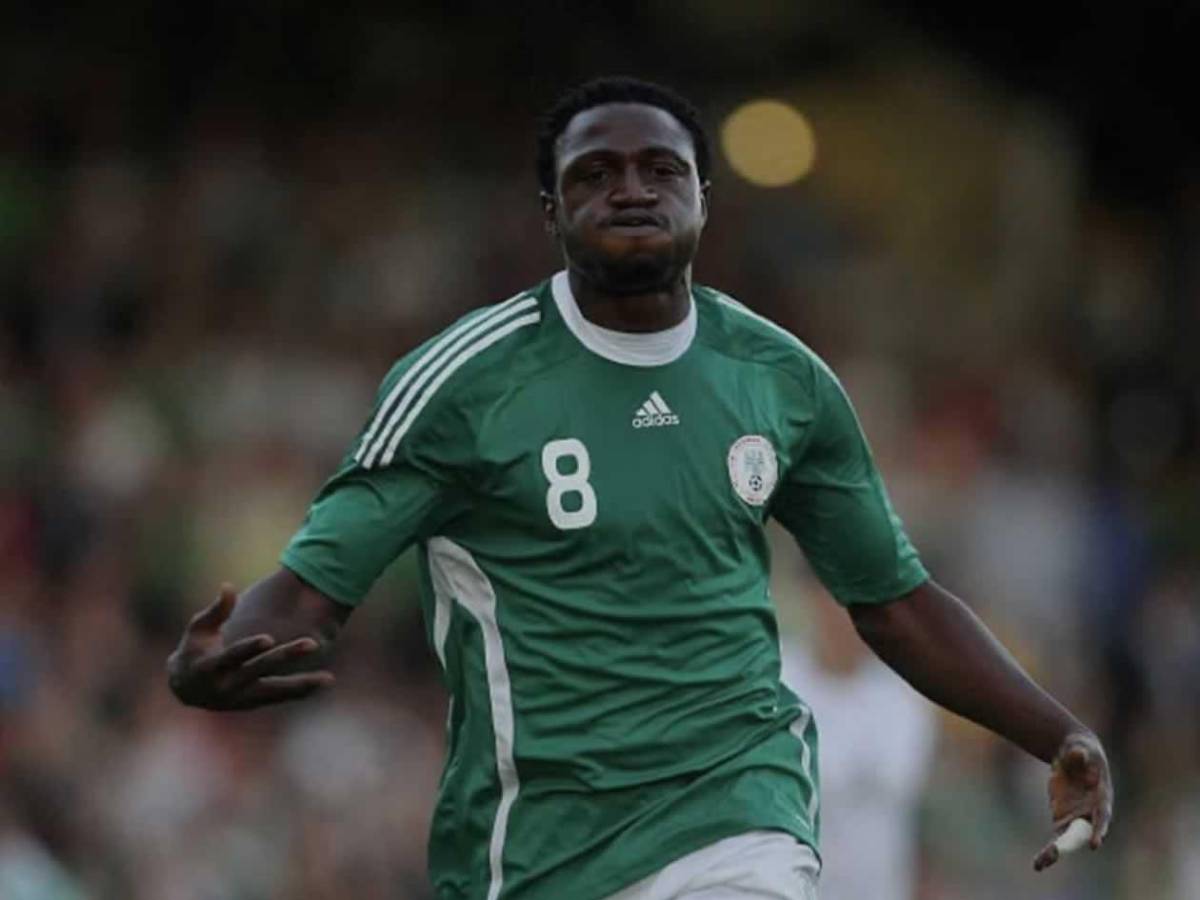 Fallece reconocido futbolista tras desplomarse en pleno partido: Murió en el campo