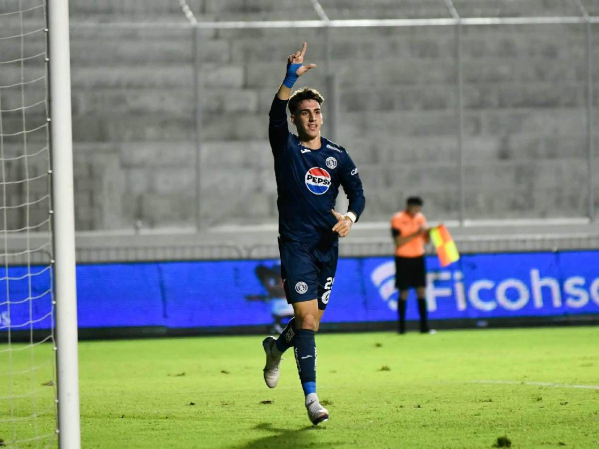 Festín de Motagua en el Nacional, chicas y dedicatoria de Rodrigo Auzmendi