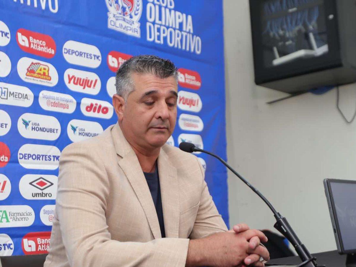 Diego Vázquez deja contundente comentario sobre Auzmendi y el penal fallado