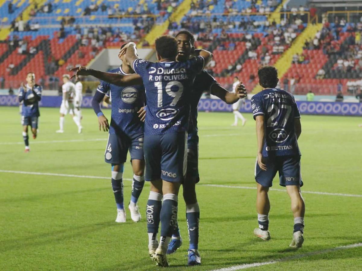 Enfado de Olimpia, dardo de Menjívar a barra de Motagua y festejo de Rodrigo de Olivera