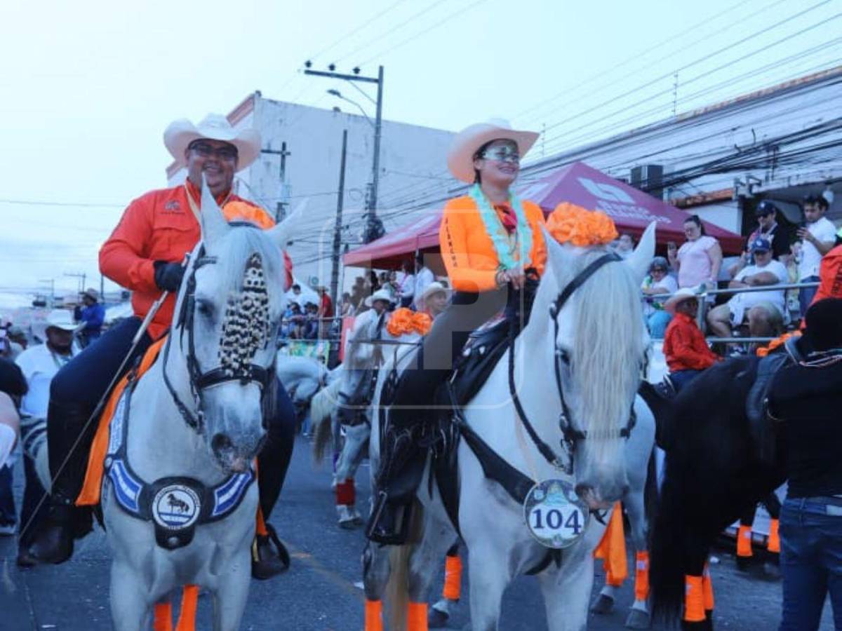 La Novia de Honduras brilló con el tradicional desfile hípico de la Feria Isidra
