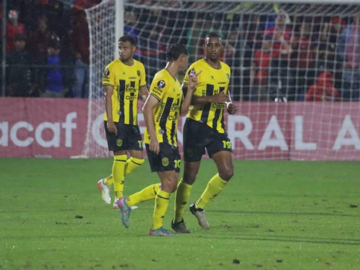 Bronca del Real España en Guatemala, decepción y eufórico festejo de Municipal