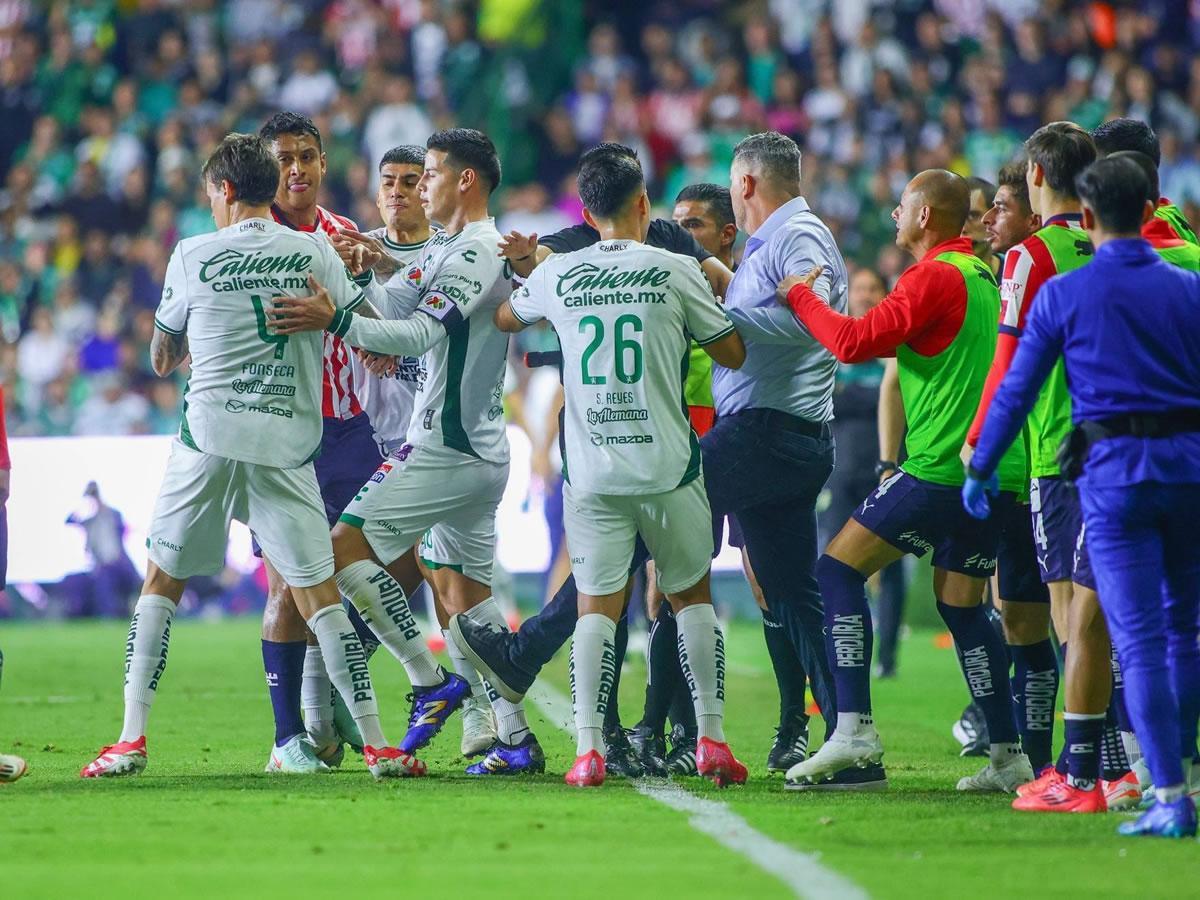 El momento de la patada de Óscar García a James Rodríguez.
