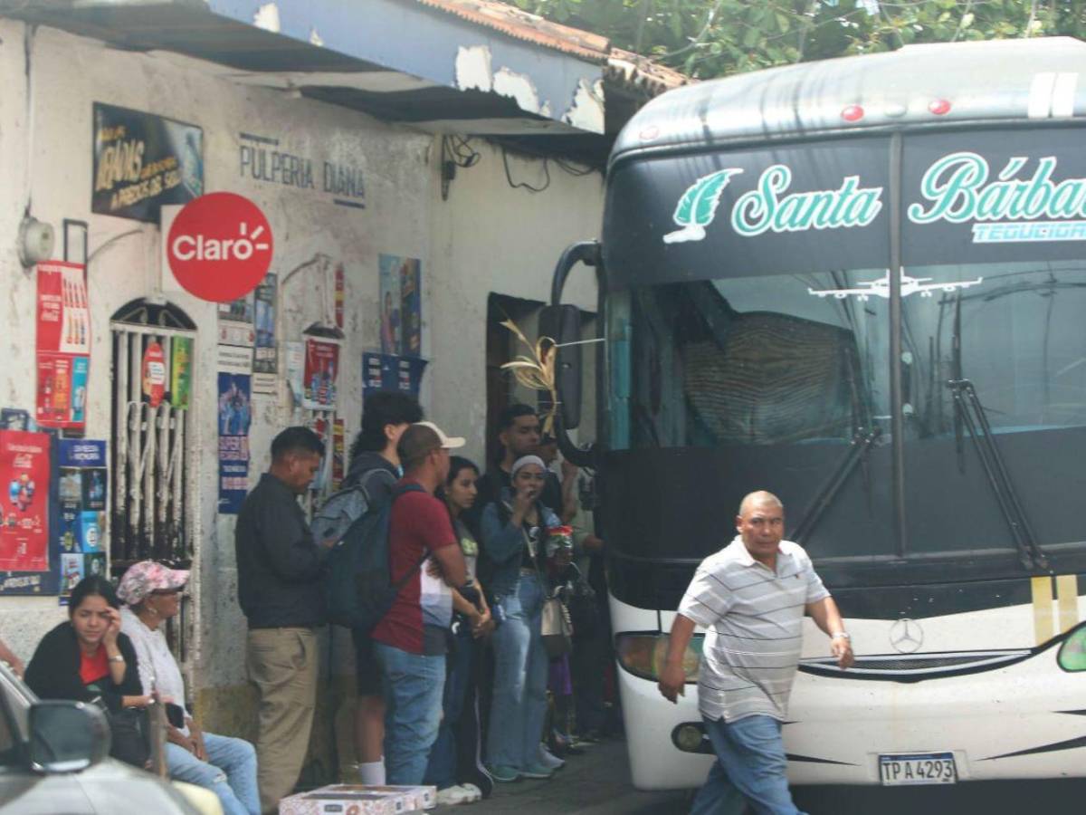 Masiva movilización marca inicio de Semana Santa