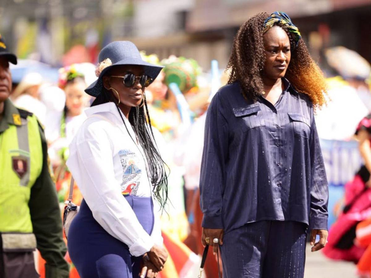 Vocación y elegancia: los docentes también brillaron en las fiestas patrias
